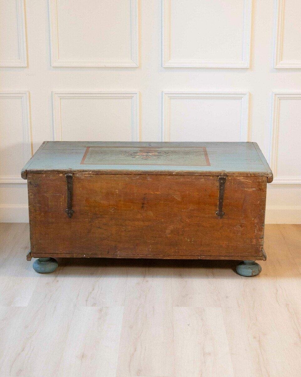 Early 19th-Century Alpine Painted Chest in Fir with Floral Decoration - JAA