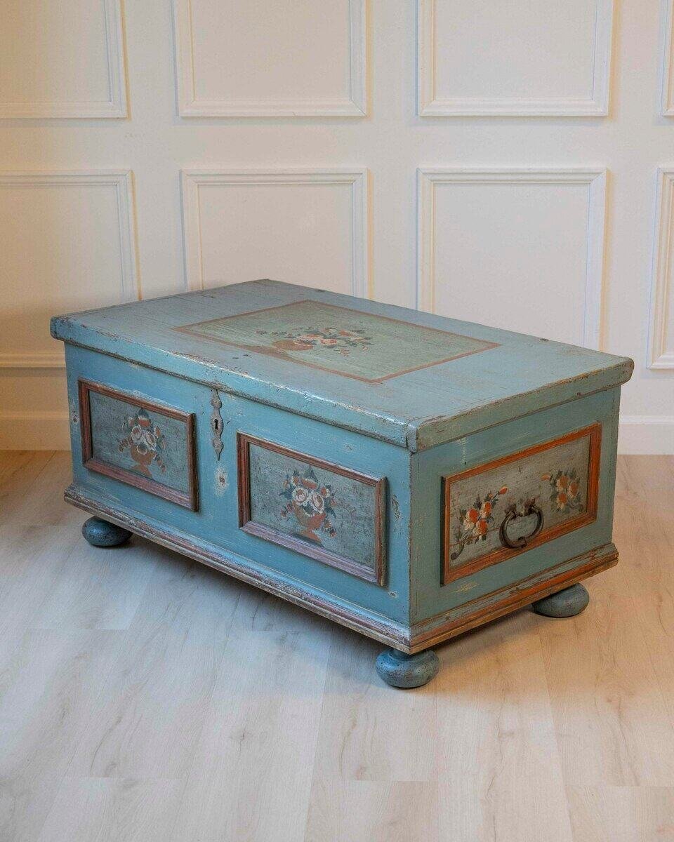 Early 19th-Century Alpine Painted Chest in Fir with Floral Decoration - JAA