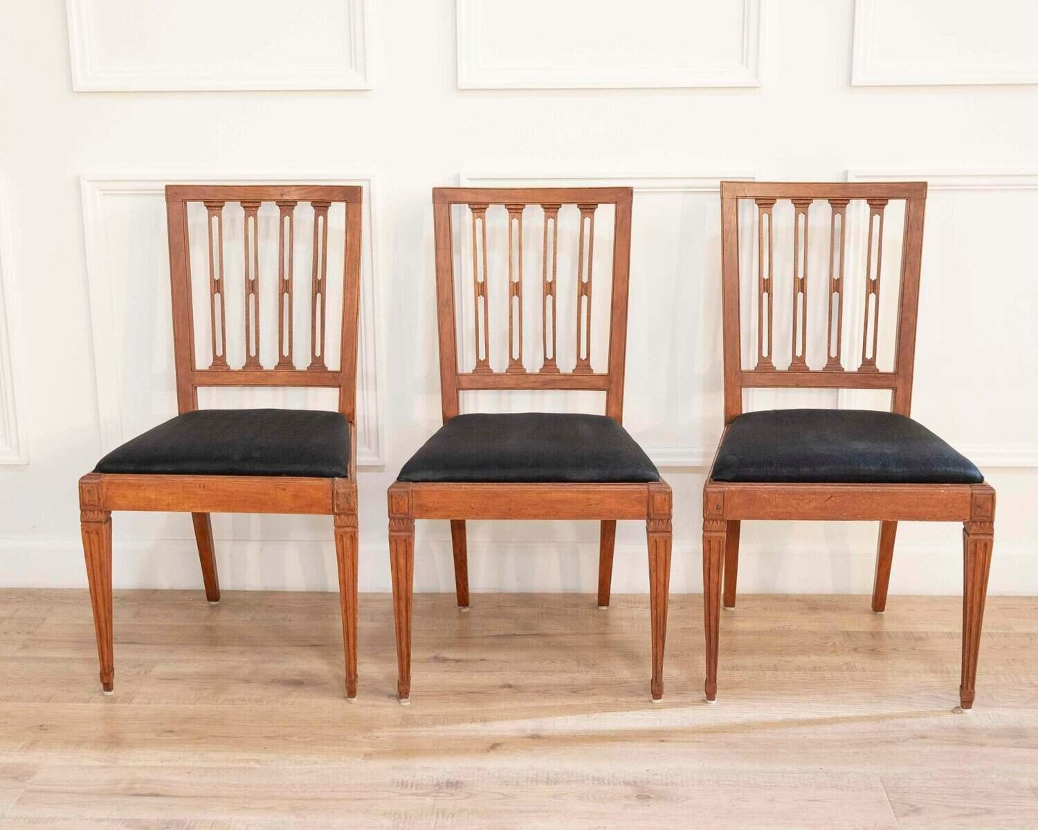 A set of 6 period Gustavian Scandinavian Chairs - JAA