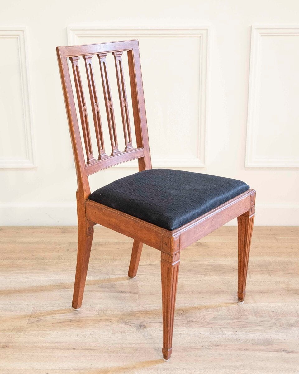 A set of 6 period Gustavian Scandinavian Chairs - JAA