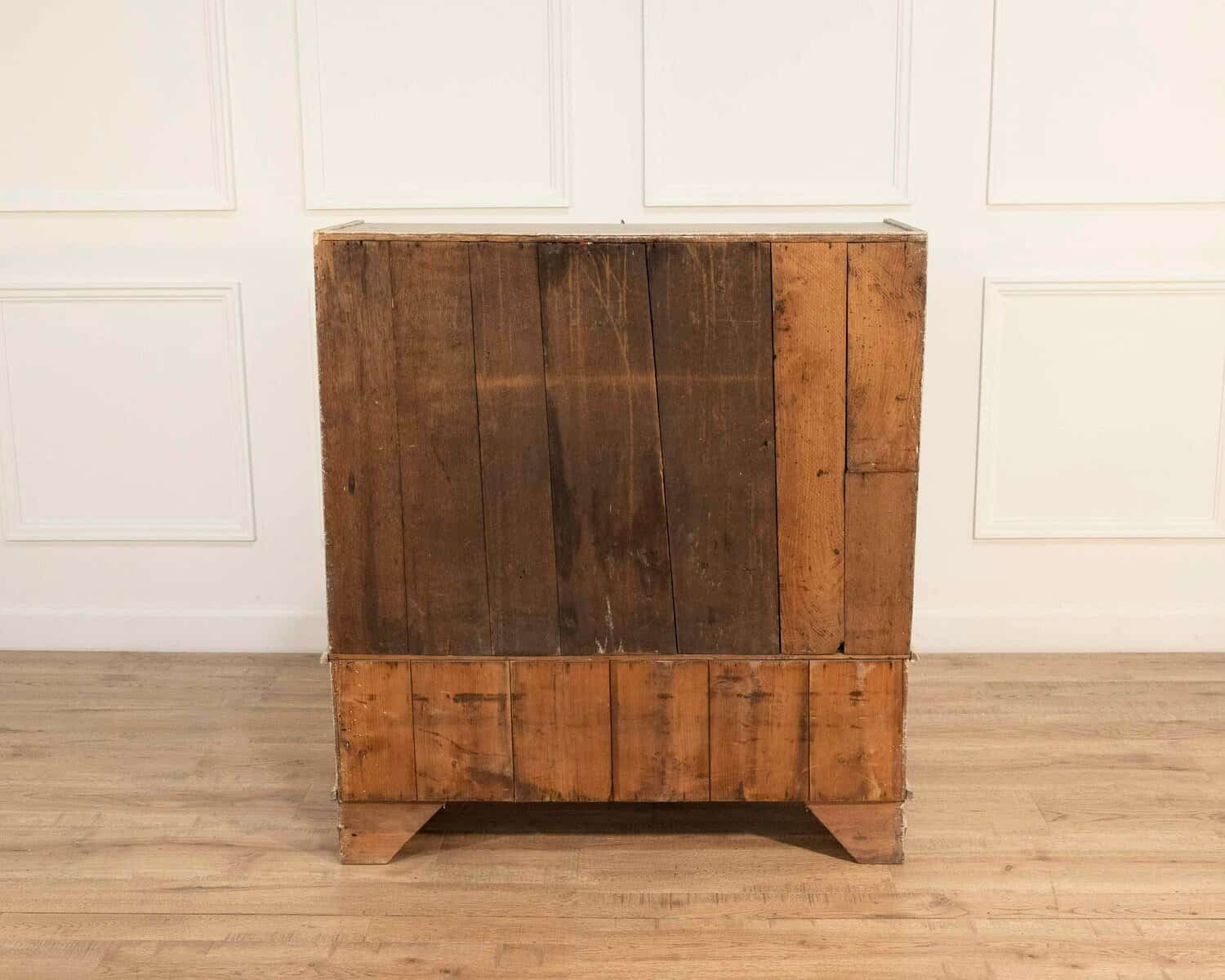 This bureau originates from Scandinavia and features exquisite carvings - JAA