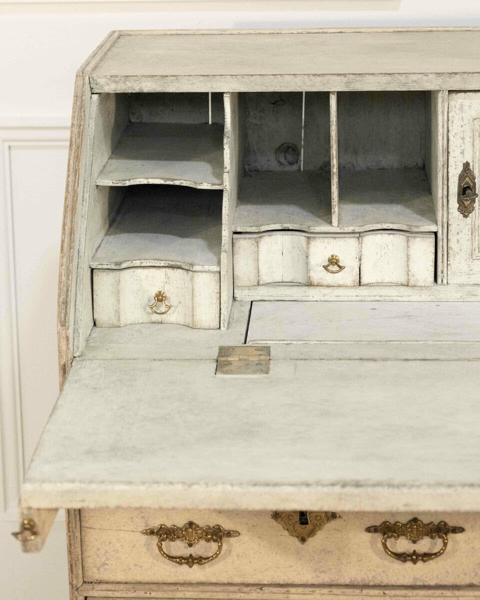 This bureau originates from Scandinavia and features exquisite carvings - JAA