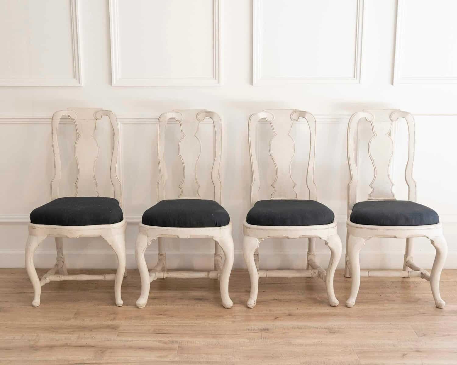 Set of 8 Chairs Circa 1760 - JAA