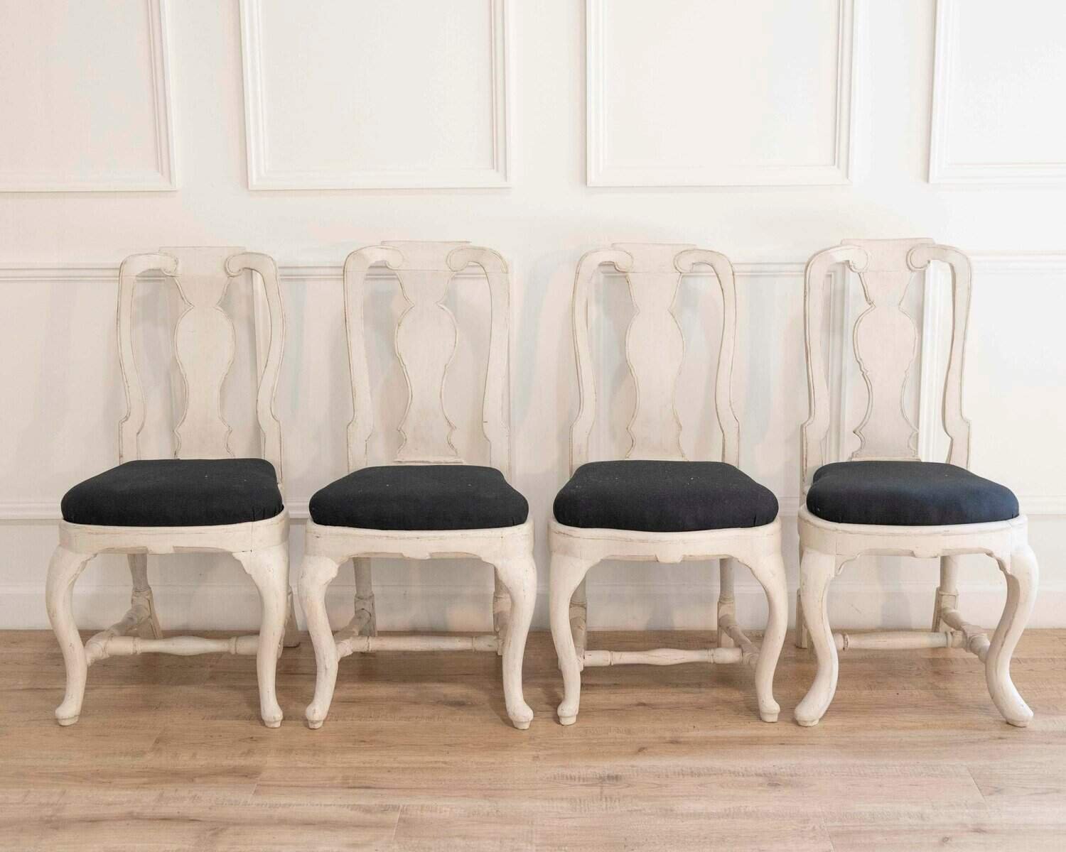 Set of 8 Chairs Circa 1760 - JAA