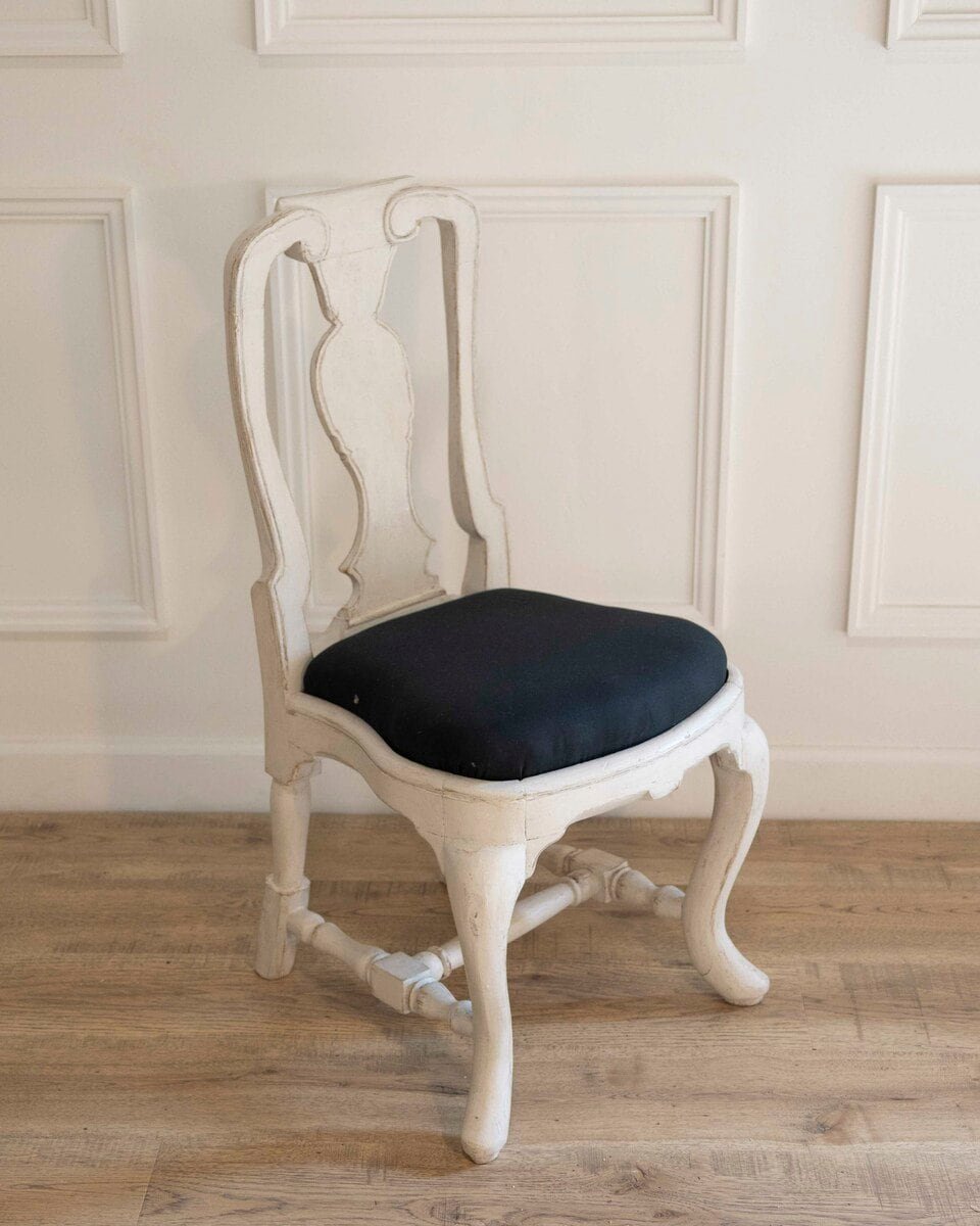 Set of 8 Chairs Circa 1760 - JAA