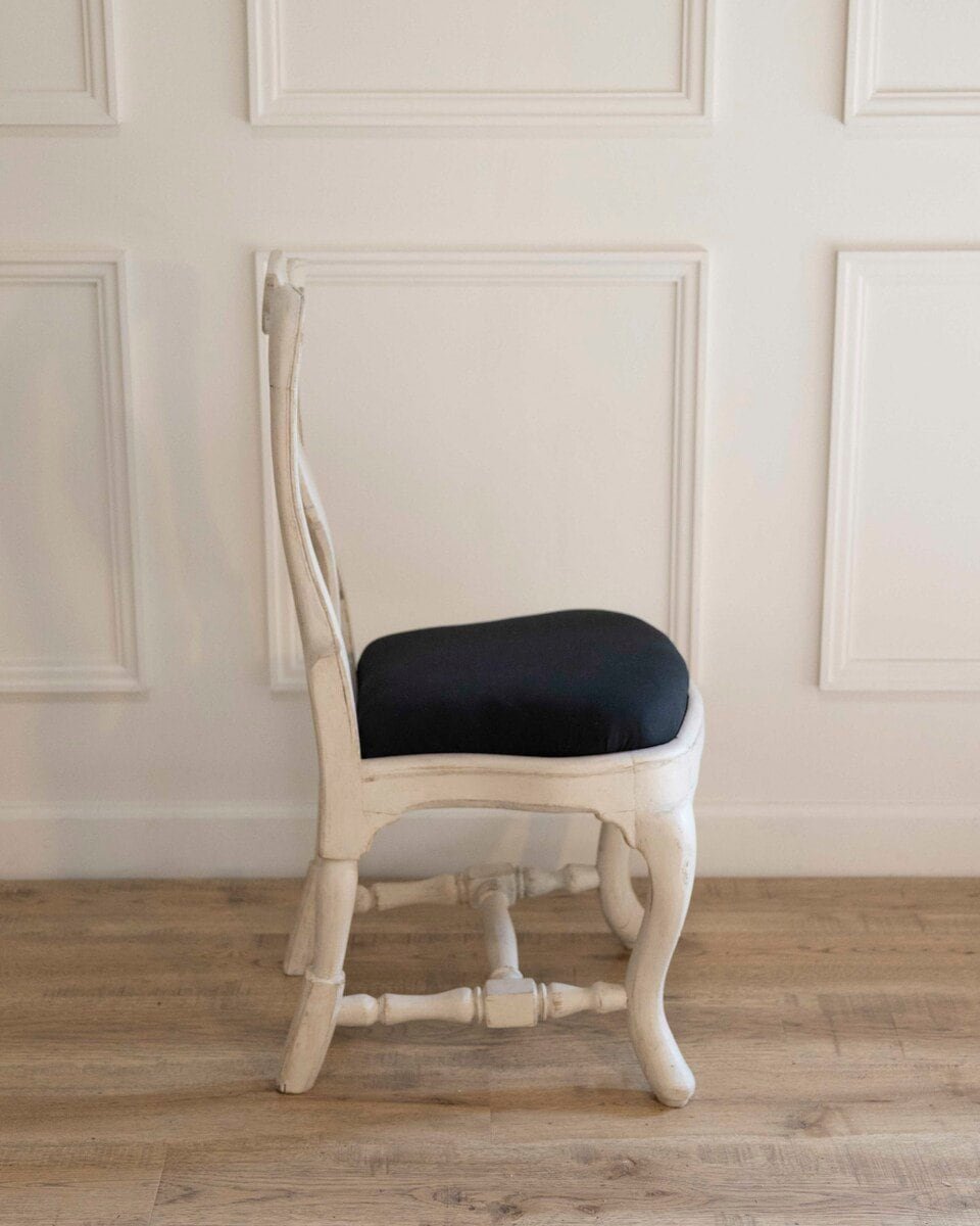 Set of 8 Chairs Circa 1760 - JAA