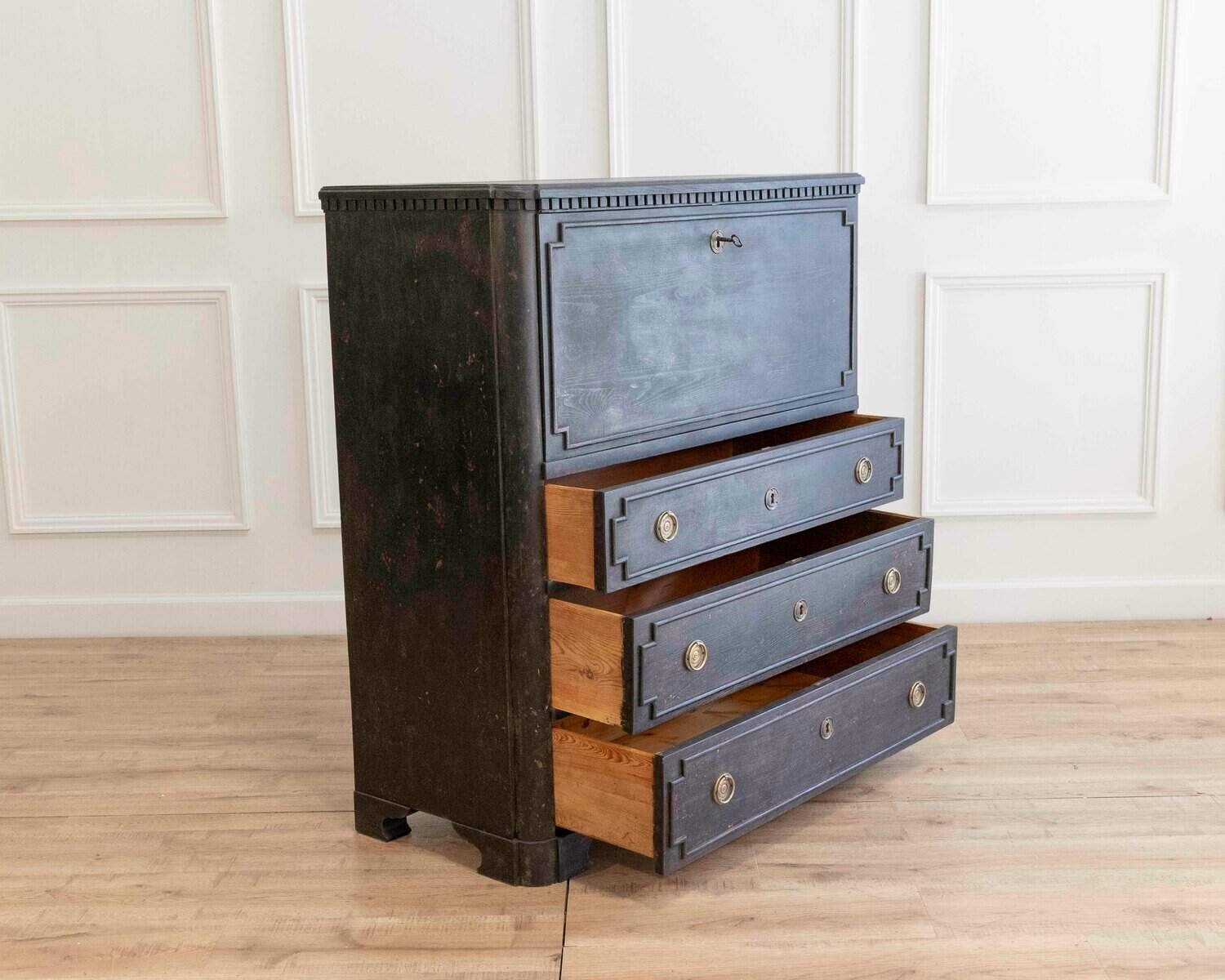 Swedish bureau with beautiful details in black - JAA