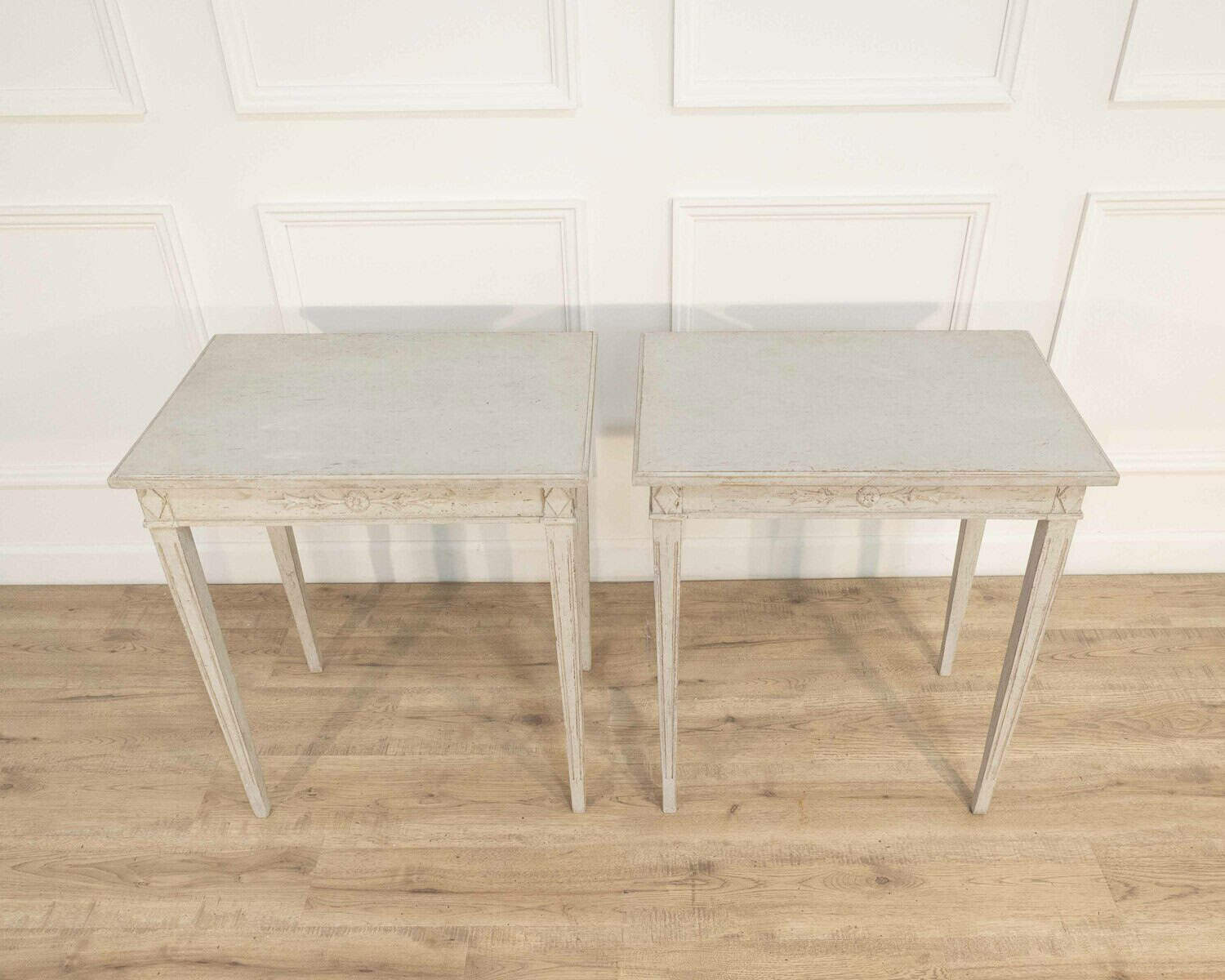 Very elegant pair of freestanding console tables with carvings, circa 100 years old. - JAA