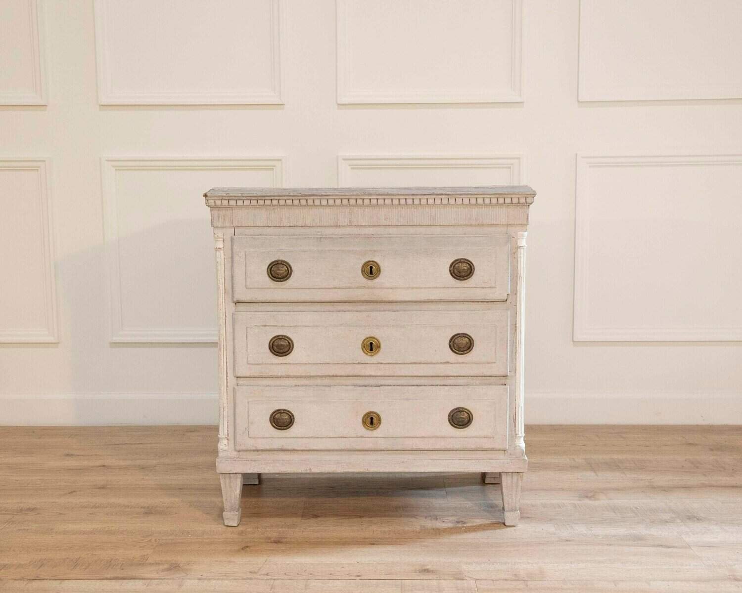 Wonderful Danish chest with columns and carvings, 19th C - JAA