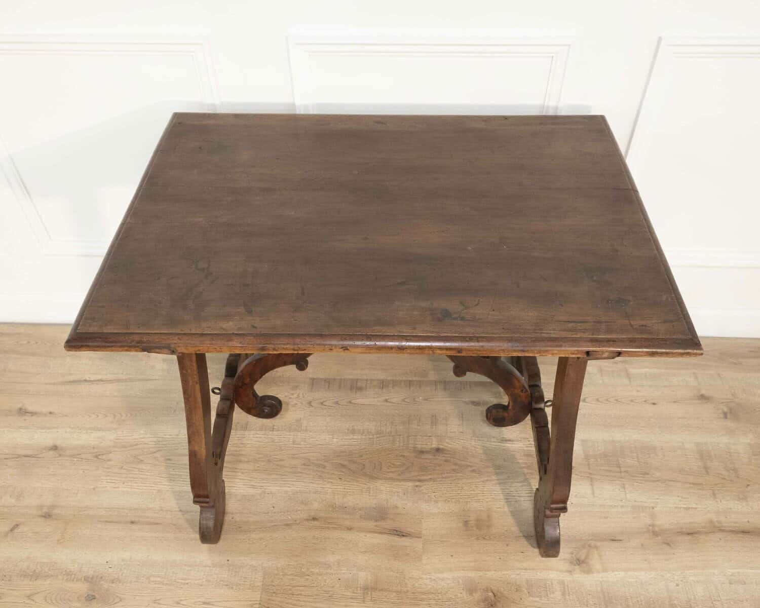 Italian fratino table 18th  century - JAA