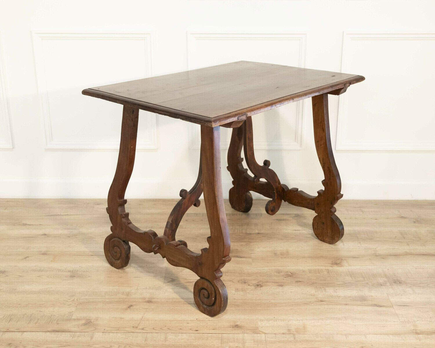 Italian fratino table 18th  century - JAA