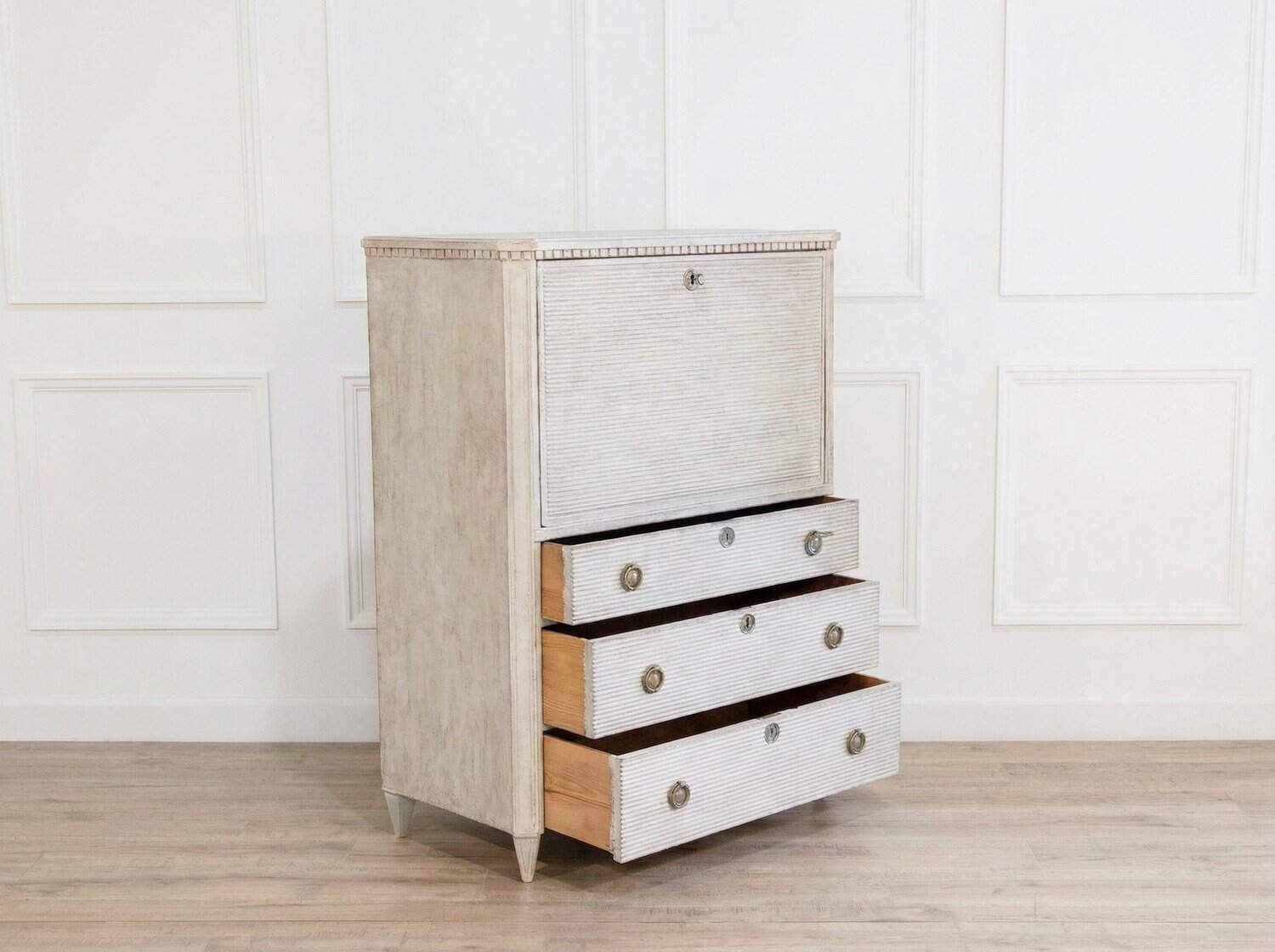 19th-Century Swedish Painted Bureau in White with Original Interior - JAA
