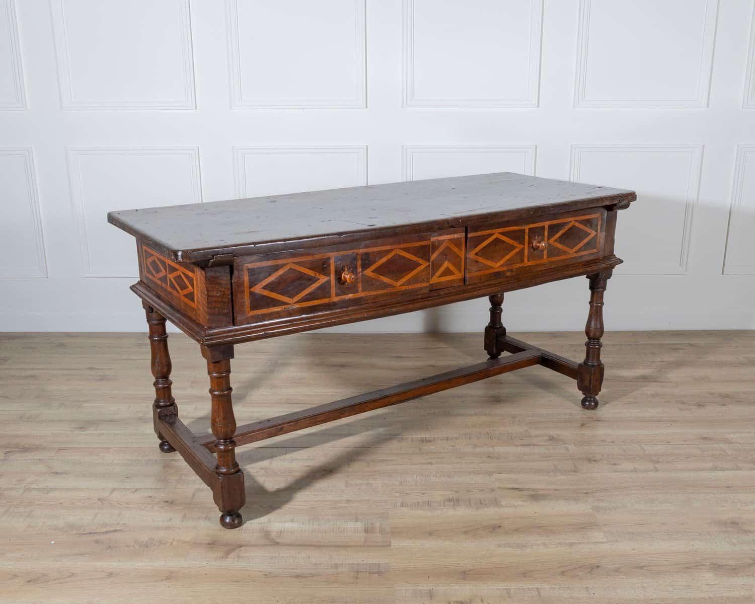 ON HOLD - 17th-Century Italian Fratino Table in Walnut with Cherry Inlay - JAA