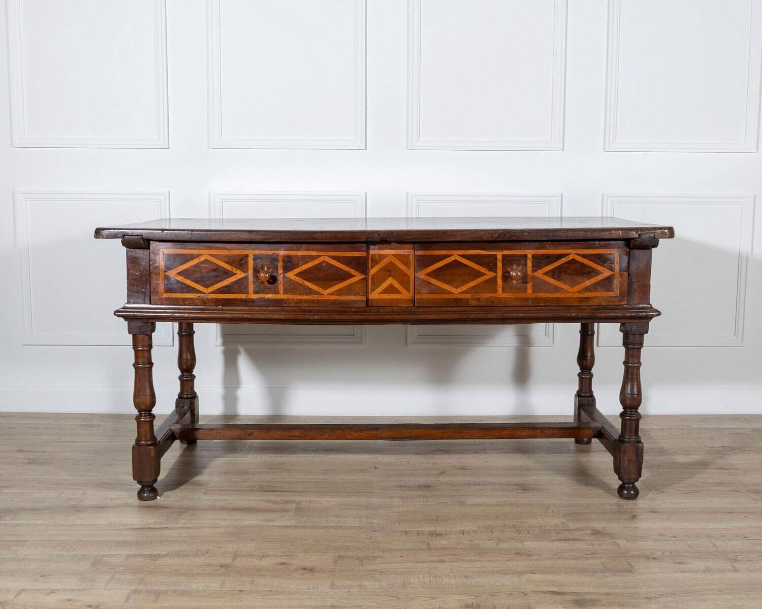 ON HOLD - 17th-Century Italian Fratino Table in Walnut with Cherry Inlay - JAA