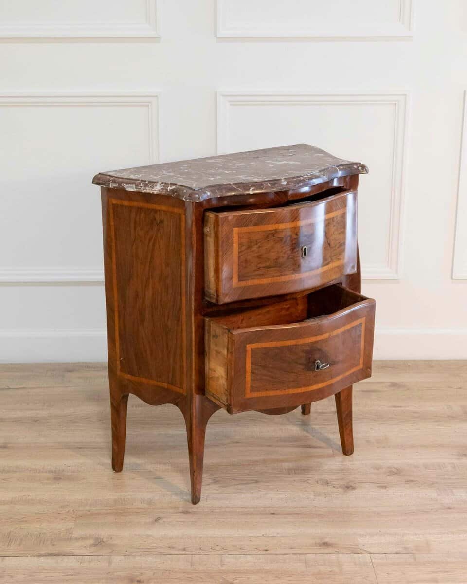 Small Italian Curved Chest Of Drawers In Walnut From The Louis XV Period - JAA