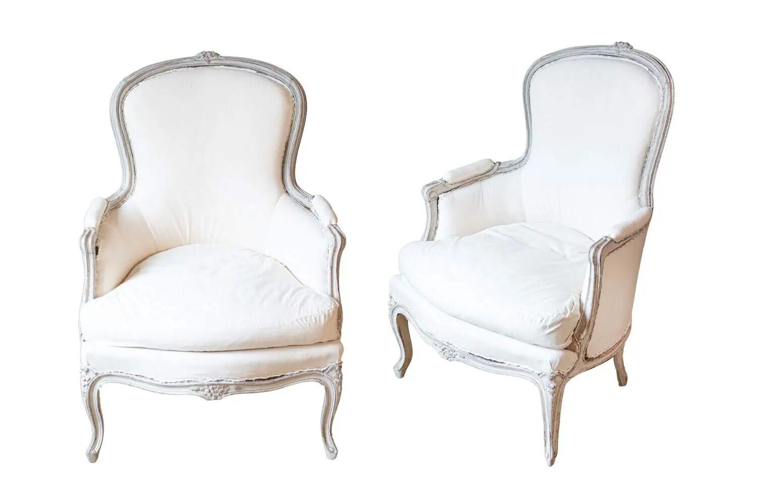 A pair of Rococo-Style 1890s Swedish Light Grey Painted and Carved Bergère Chairs - JAA