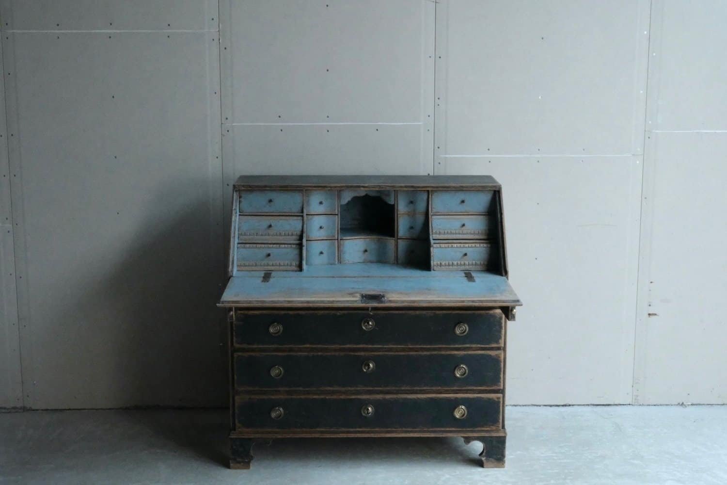 A period gustavian slant front desk, repainted in black and with a blue interior - JAA