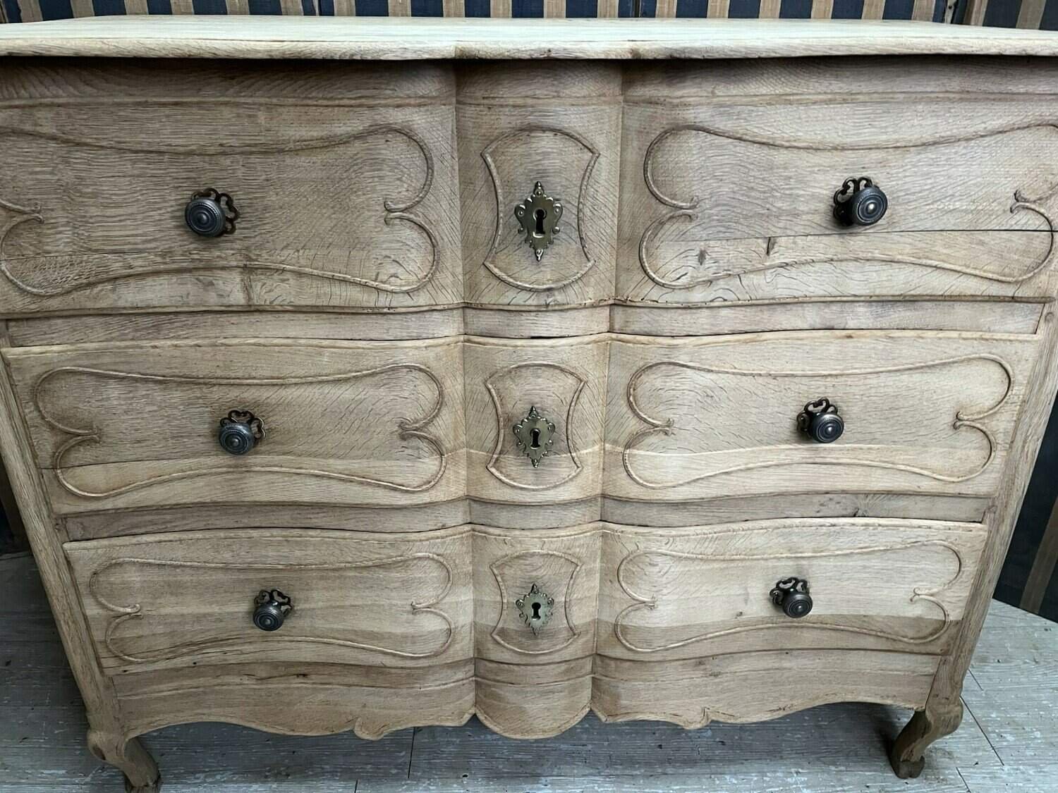 Louis XV period Namur chest of drawers in natural oak - JAA