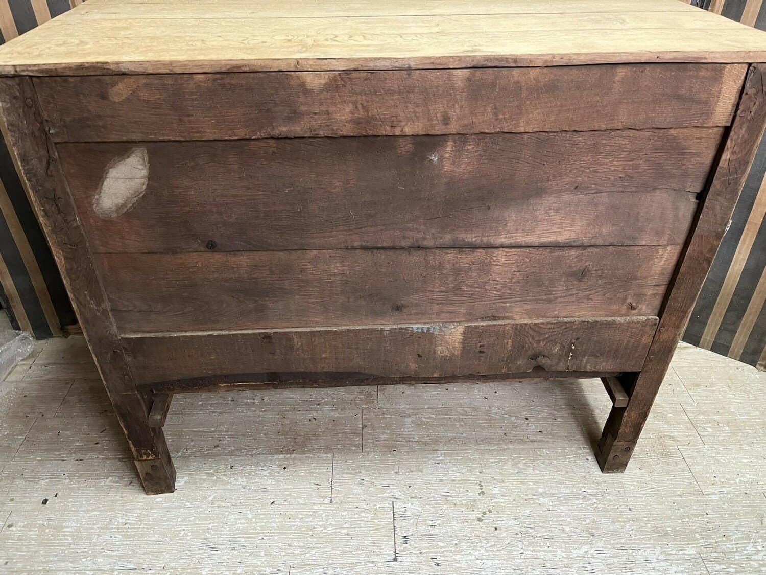 Louis XV period Namur chest of drawers in natural oak - JAA