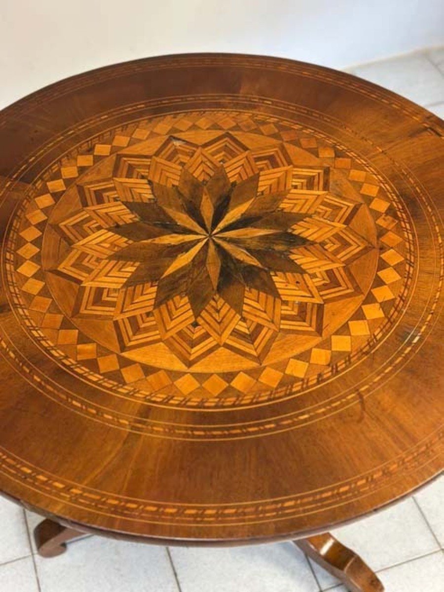 Round inlaid table first half of the 19th century - JAA