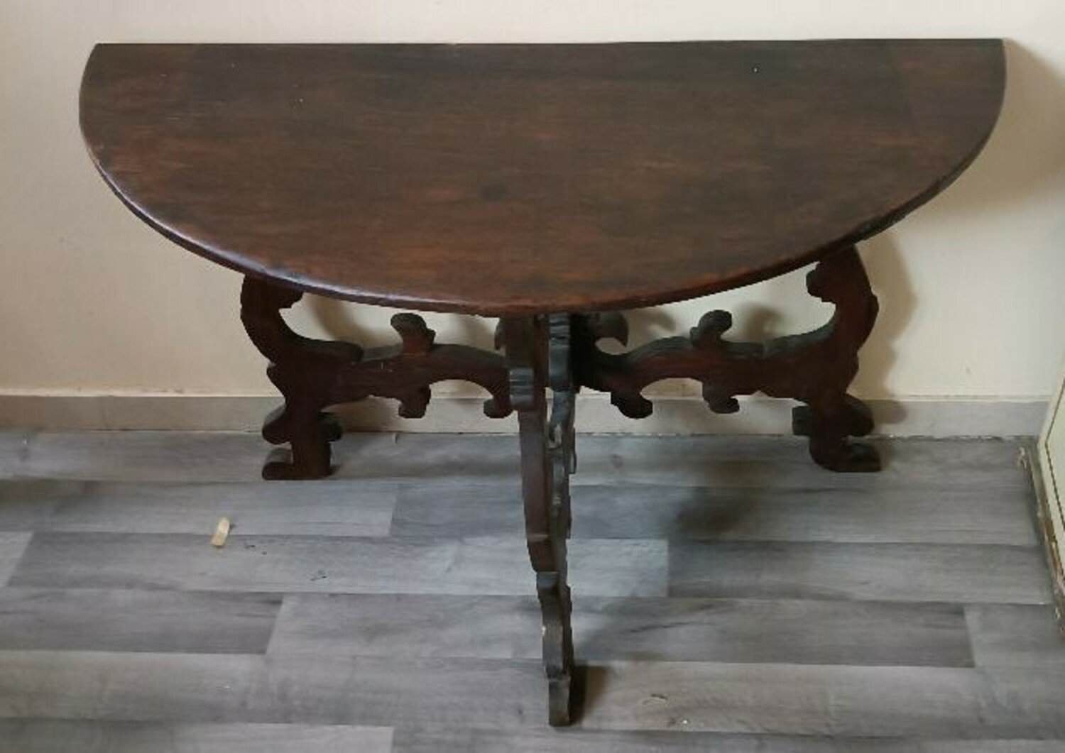 Italian 18th Century Neoclassical Walnut Commodes with Fruitwood Marquetry, Pair - JAA