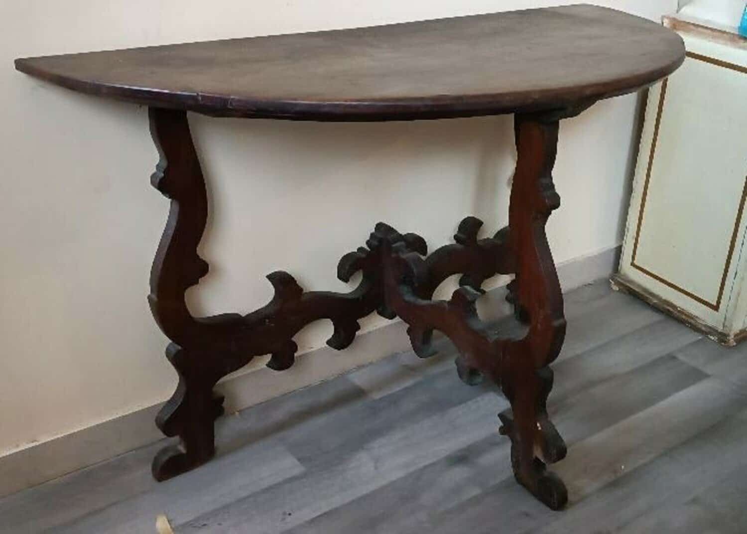 Italian 18th Century Neoclassical Walnut Commodes with Fruitwood Marquetry, Pair - JAA