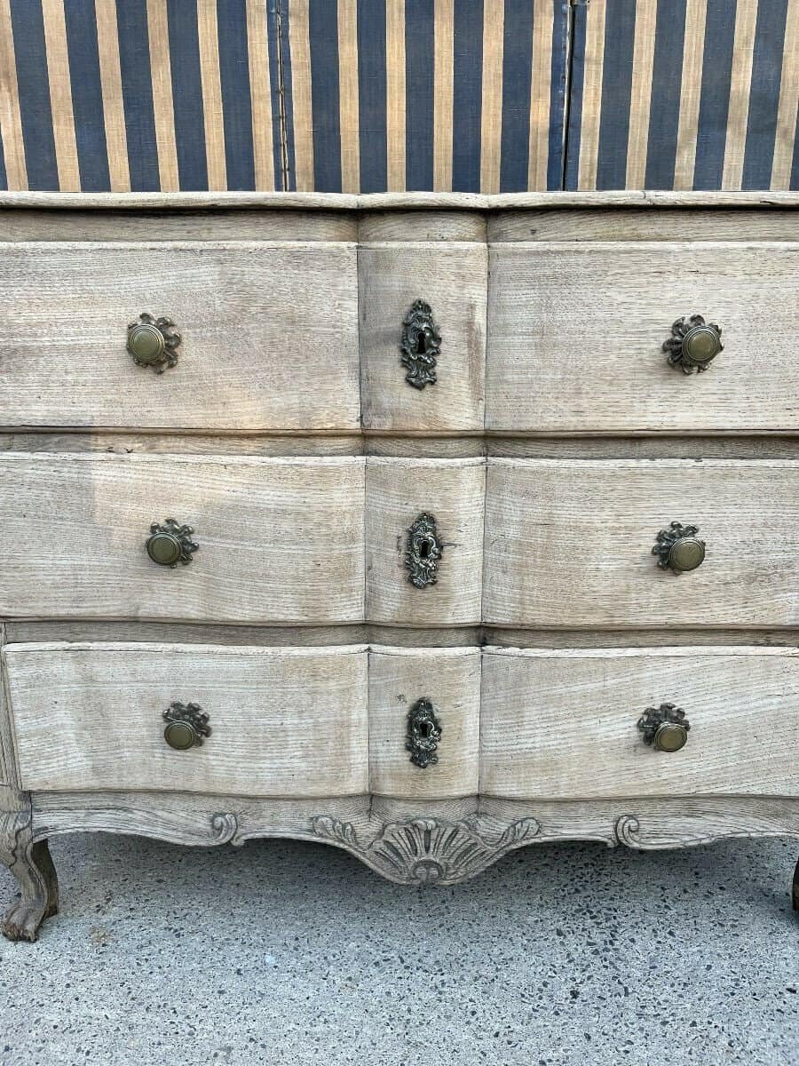 18th Century Chest Of Drawers From Namur In Natural Oak - JAA