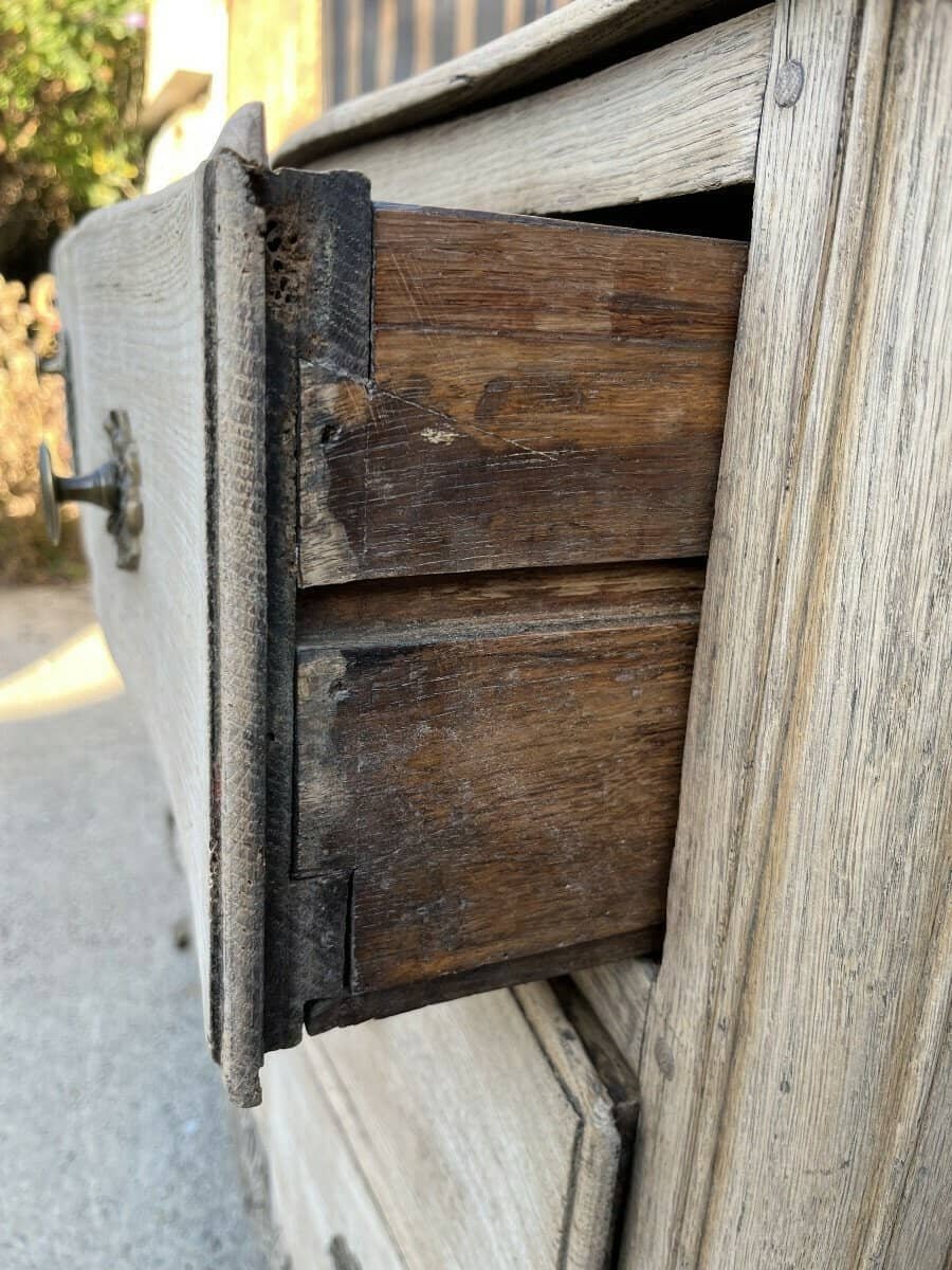 18th Century Chest Of Drawers From Namur In Natural Oak - JAA