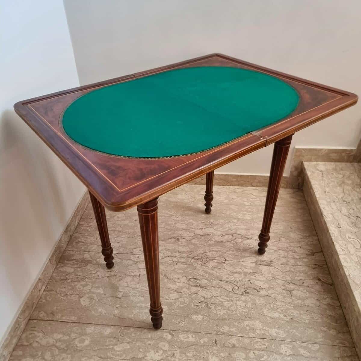 Charles X 1820 maple and mahogany inlaid game table - JAA