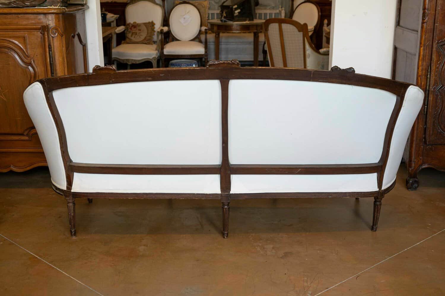 French 1780s Louis XVI Period Walnut Canapé en Corbeille - JAA