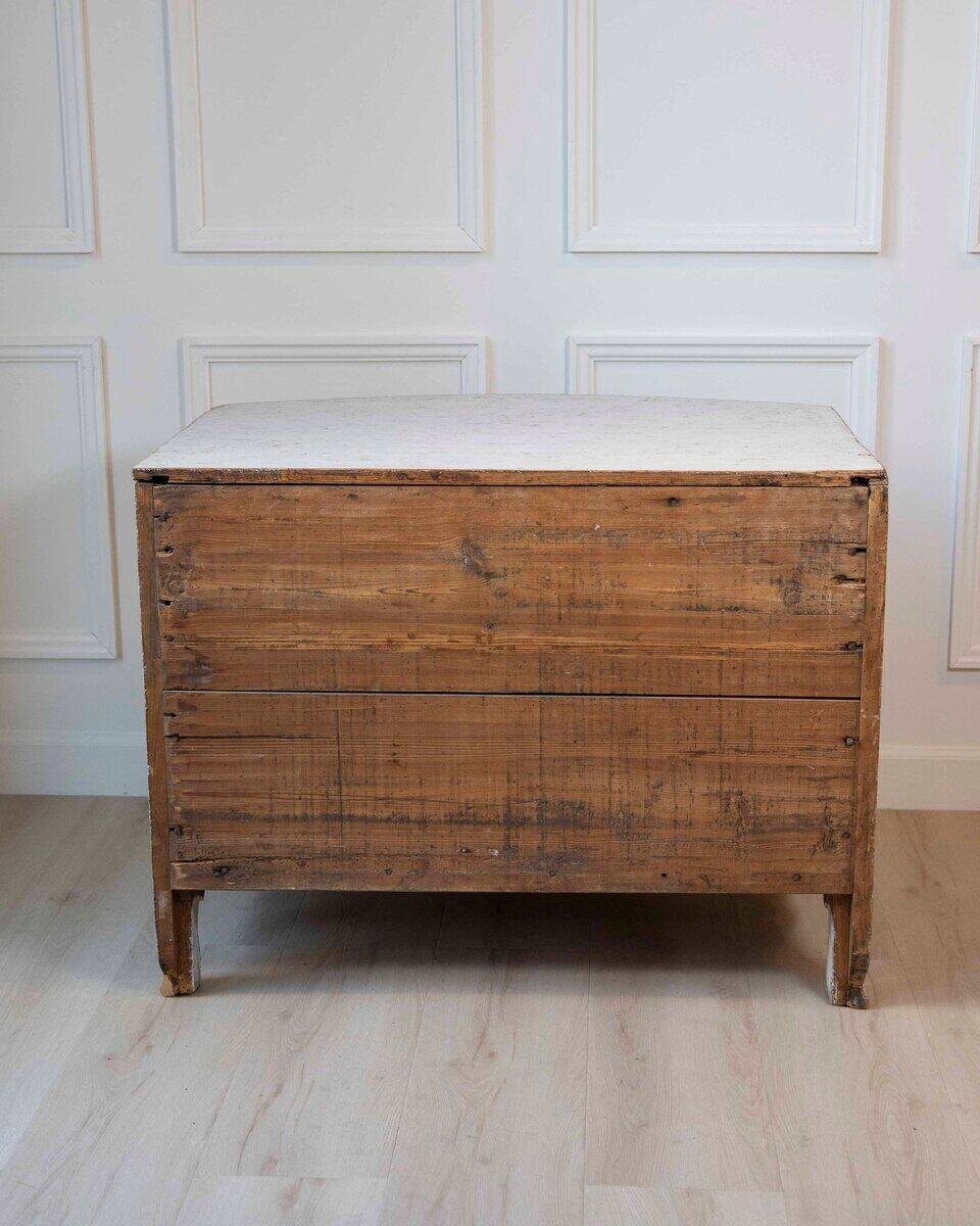 Swedish 18th Century Rococo Commode Circa 1770 - JAA