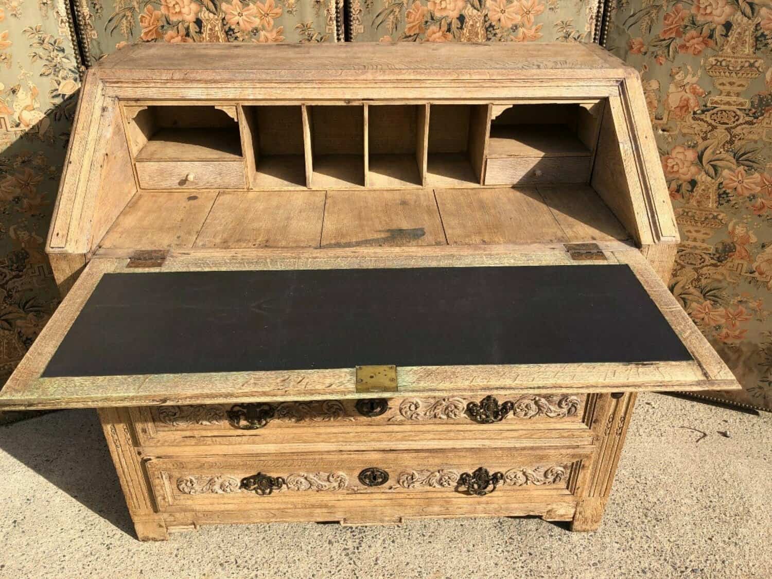 Louis XVI Period Liégeois Scriban In Natural Oak - JAA