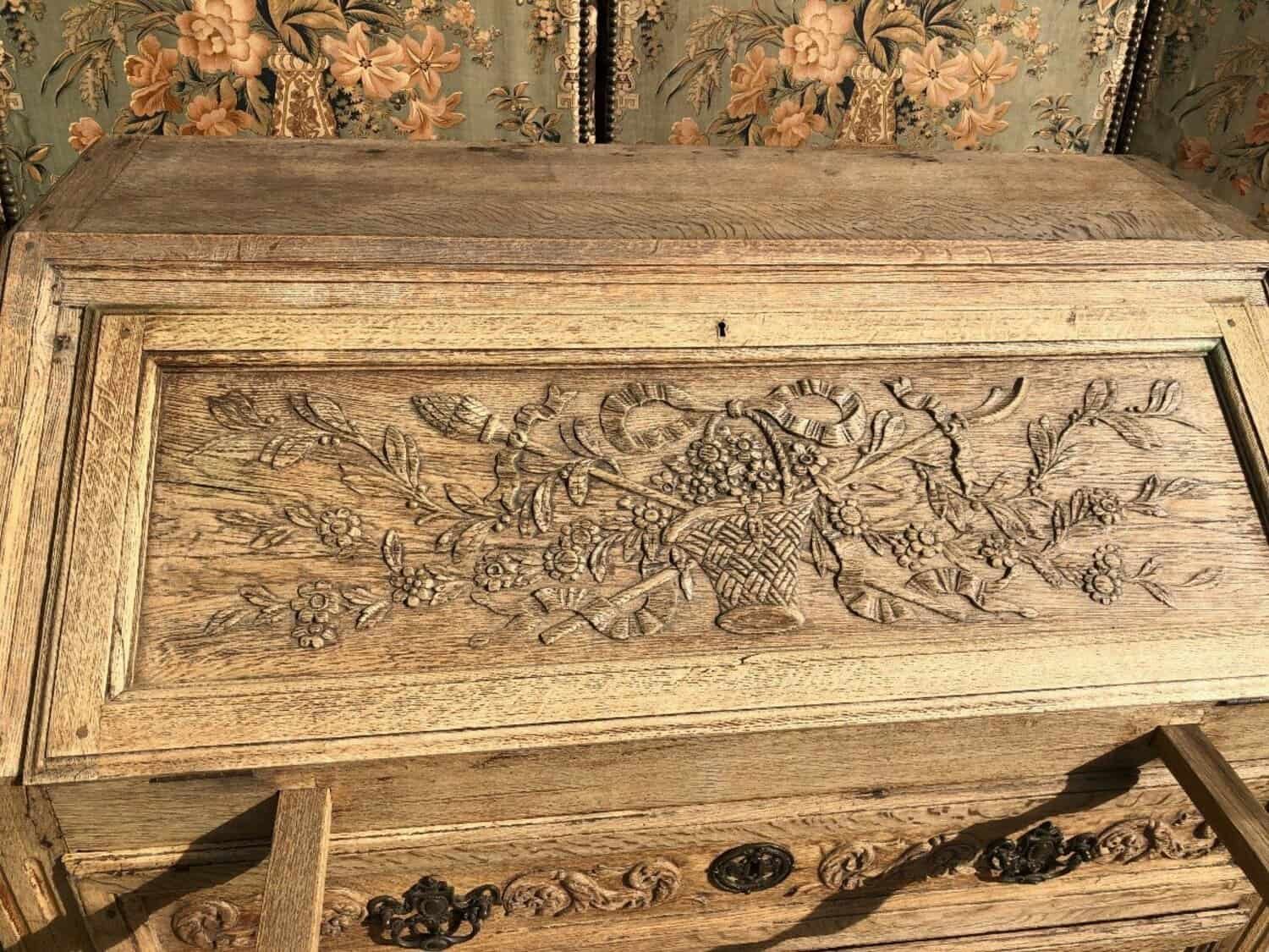Louis XVI Period Liégeois Scriban In Natural Oak - JAA