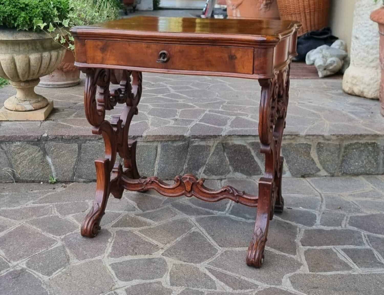 Work Table In Walnut From 1860 With Cherry Inlays Luigi Filippo - JAA