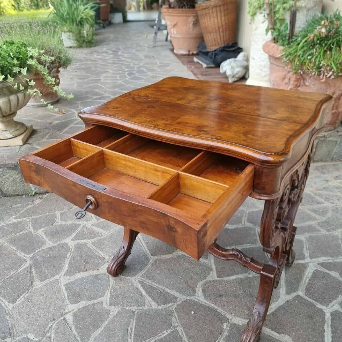 Work Table In Walnut From 1860 With Cherry Inlays Luigi Filippo - JAA
