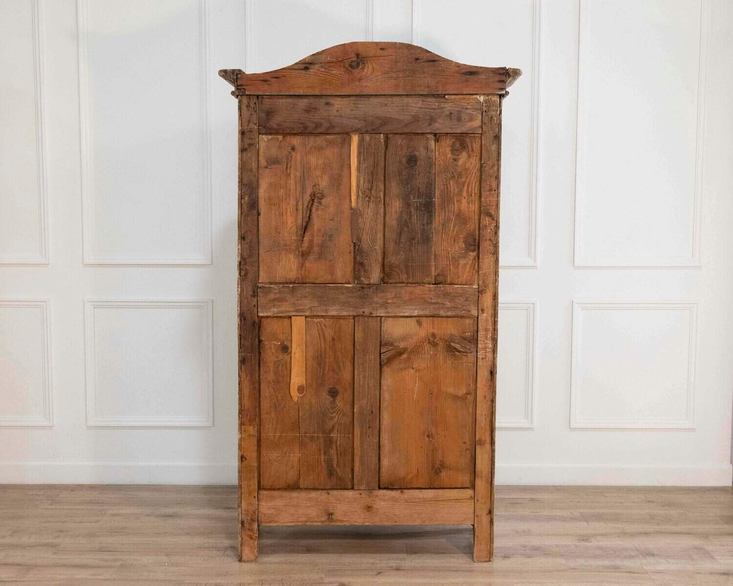 Little 18th century curved cabinet - JAA