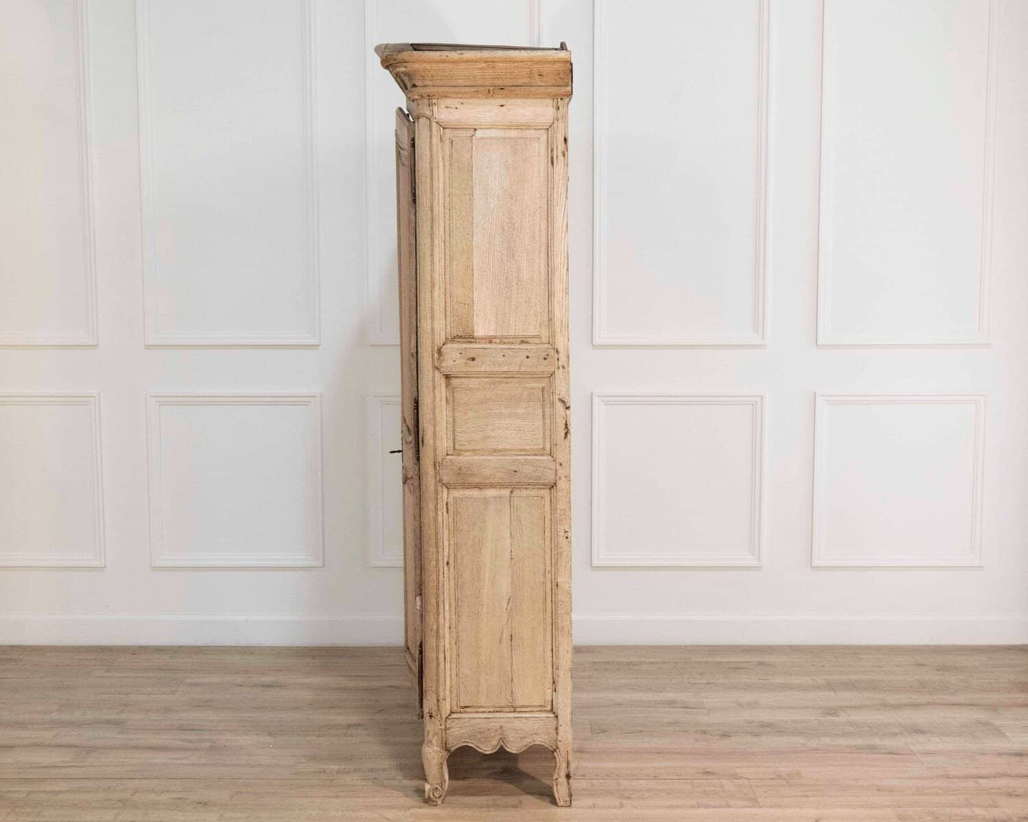 Little 18th century curved cabinet - JAA