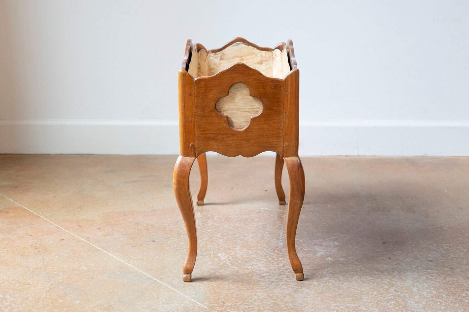 French 1850s Louis XV Style Cherry Planter with Quatrefoil Motifs and Tôle Liner - JAA