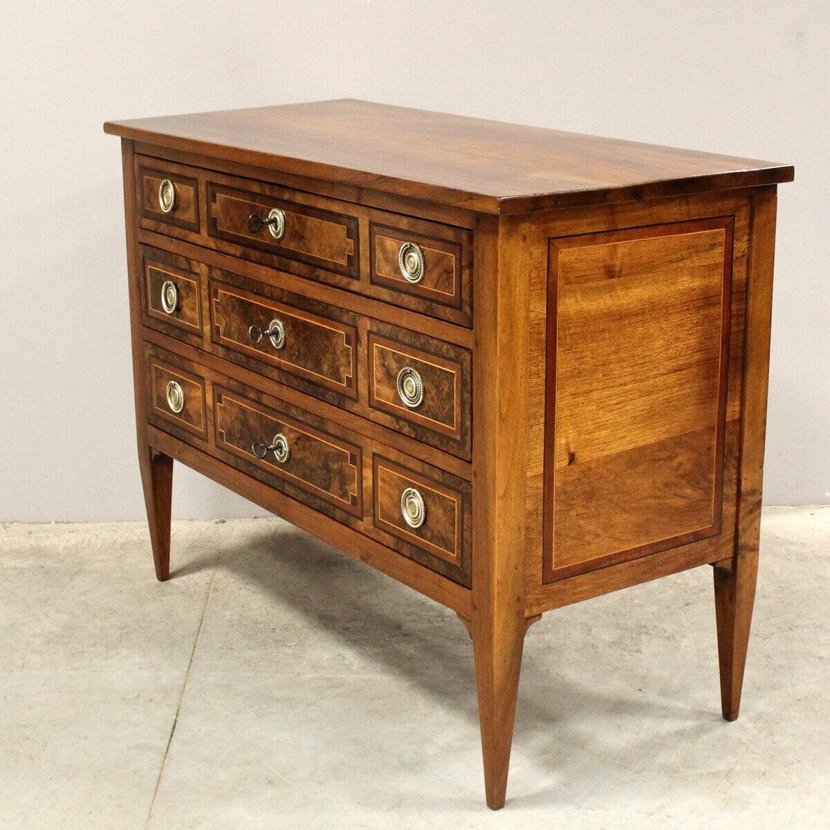 Louis XVI Chest of Drawers in Walnut - JAA
