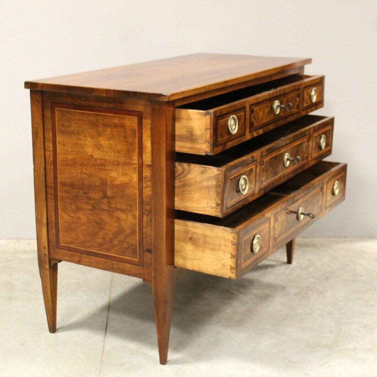 Louis XVI Chest of Drawers in Walnut - JAA