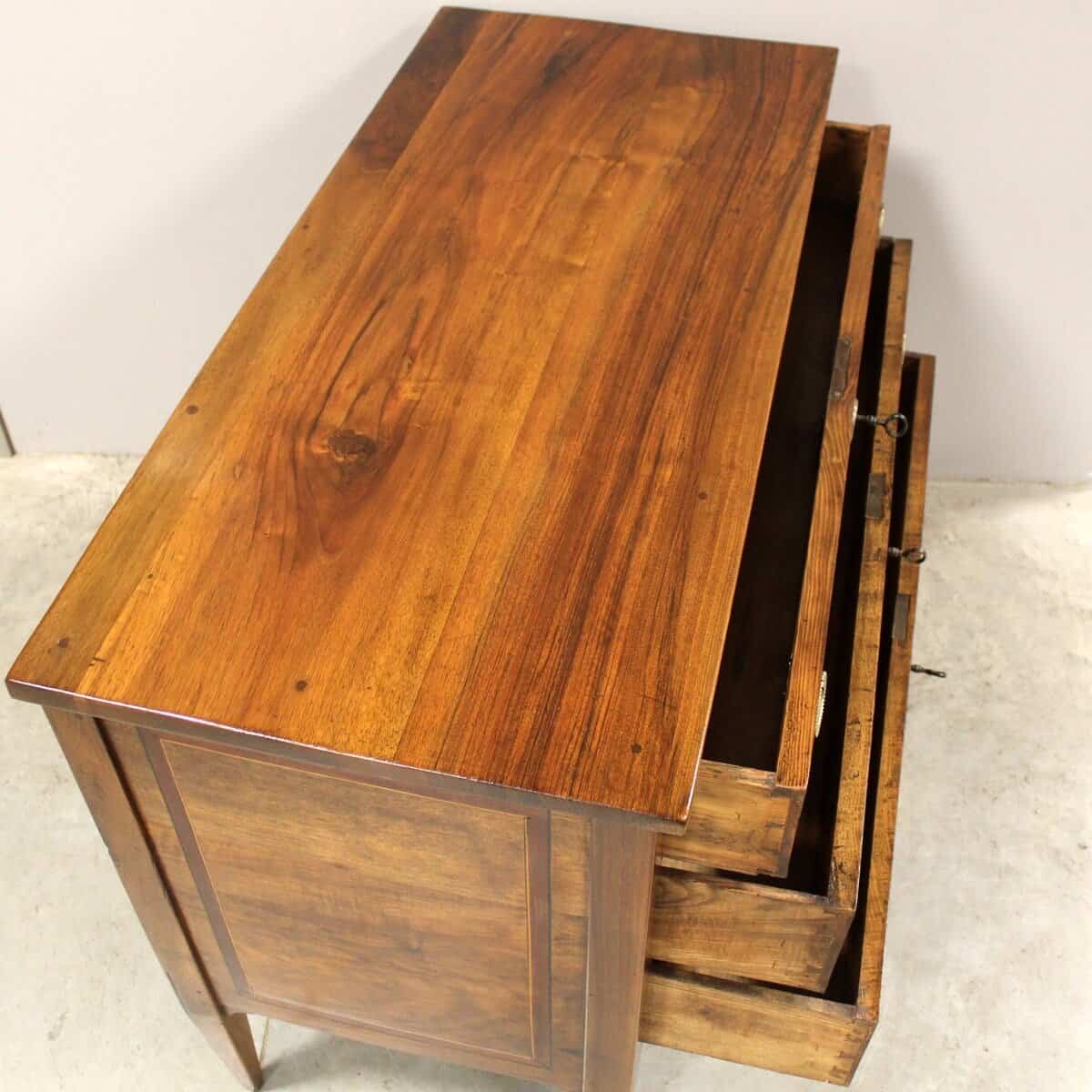 Louis XVI Chest of Drawers in Walnut - JAA