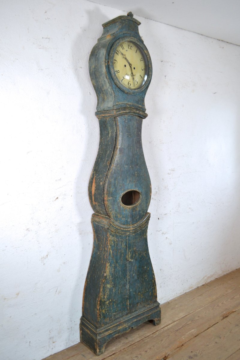 Provincial rococo clock manufactured in the late 18th century - JAA