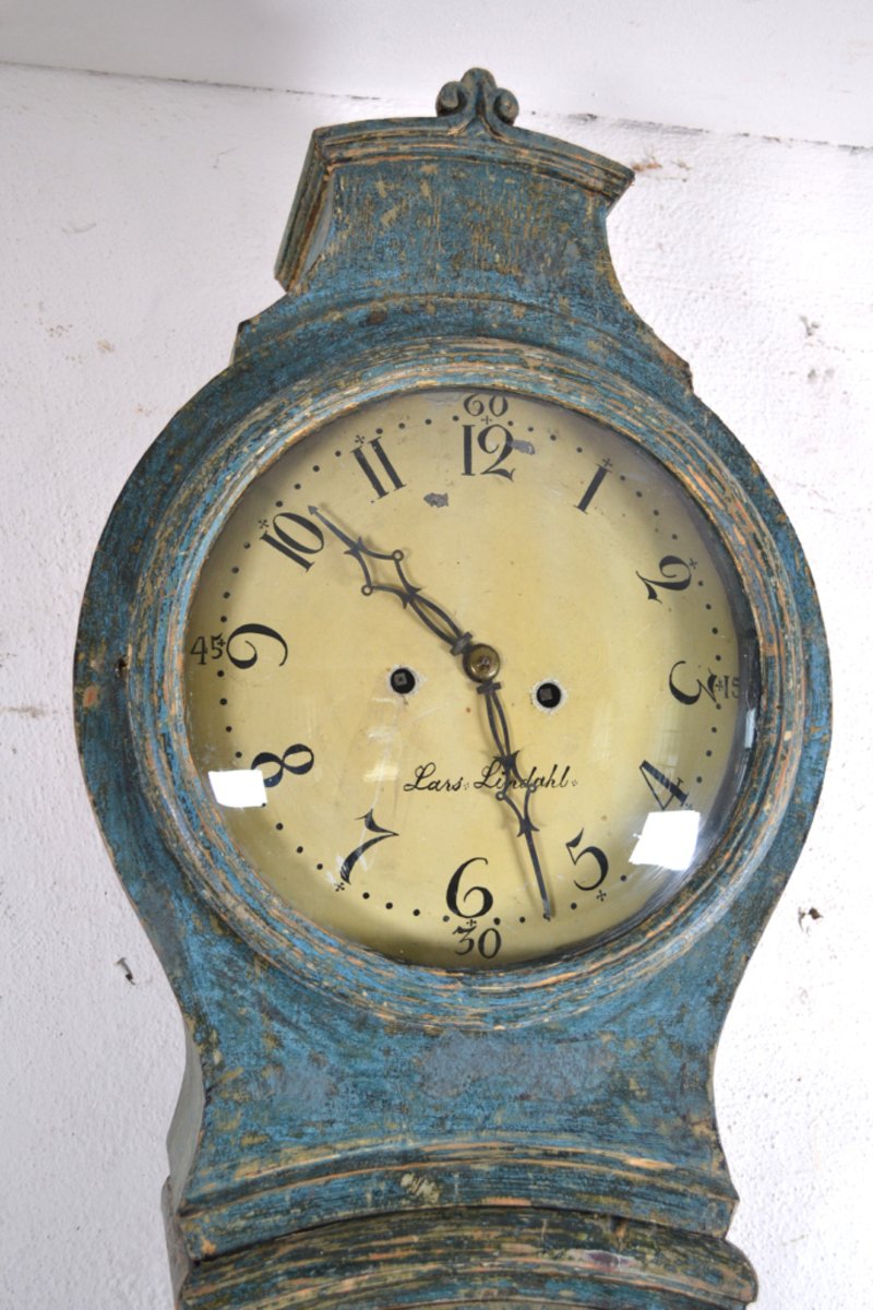 Provincial rococo clock manufactured in the late 18th century - JAA