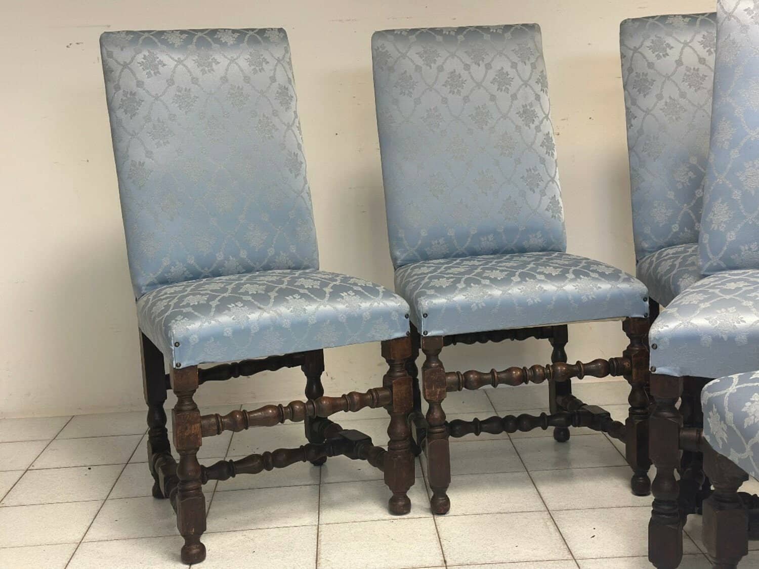 Group Of Six Walnut Reel Chairs. 18th Century - JAA