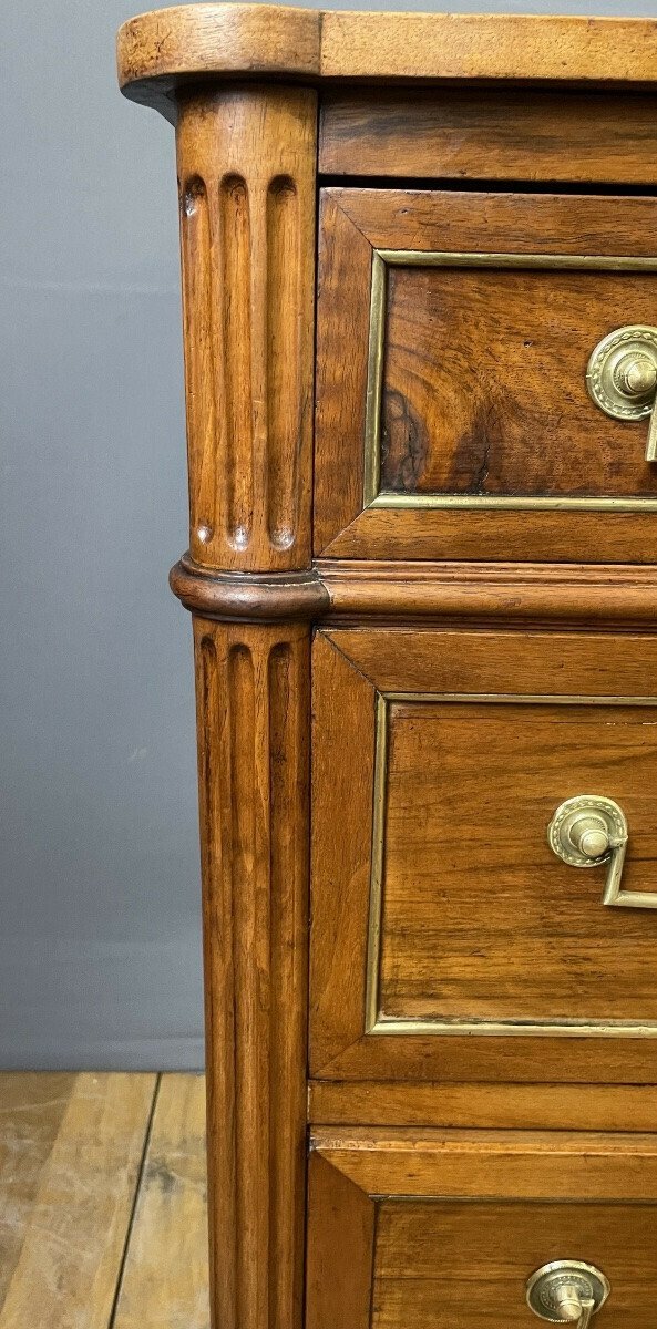 Louis XVI Walnut Chest Of Drawers Circa 1790 - JAA