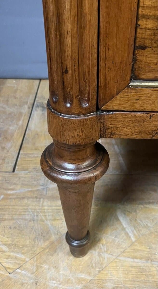 Louis XVI Walnut Chest Of Drawers Circa 1790 - JAA