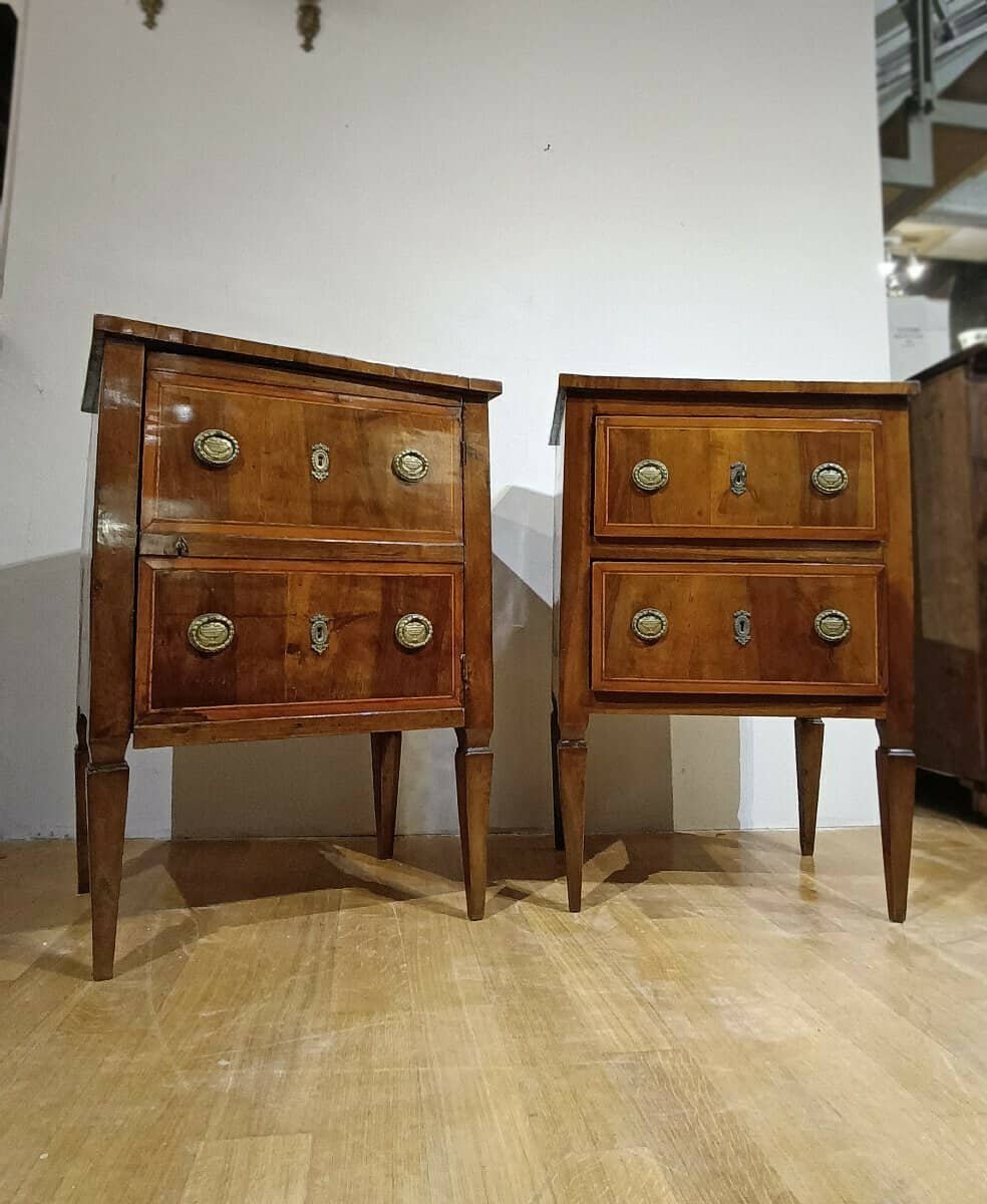 Second Half Of The 18th Century Pair Of Louis XVI Bedside Tables - JAA