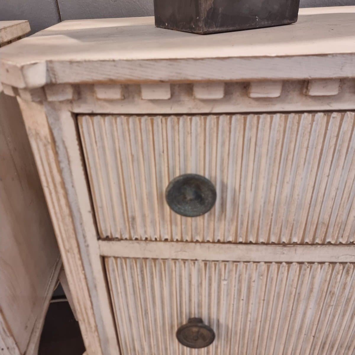 Pair of Italian commodes - JAA