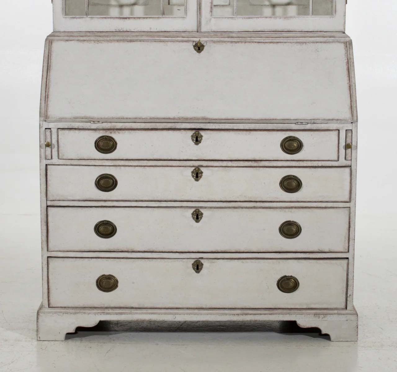 European two-parts vitrine cabinet, circa 1790 - JAA