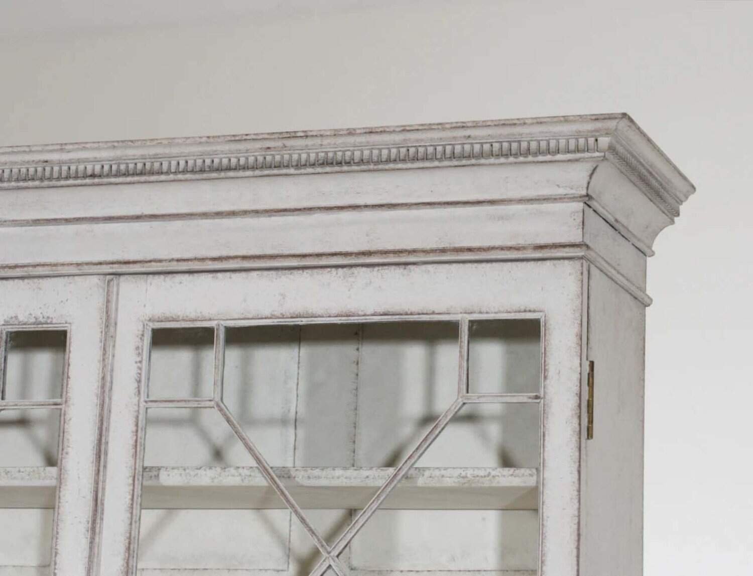 European two-parts vitrine cabinet, circa 1790 - JAA